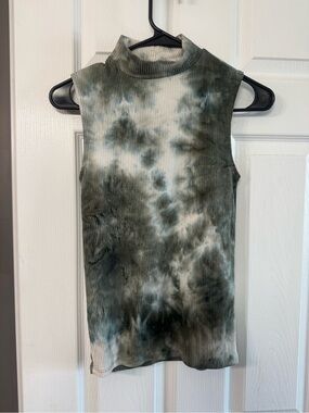 Willow Olive & White Tie-Dye Ribbed Mock Neck Tank